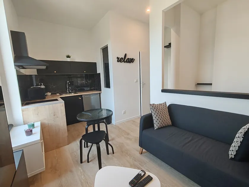 Beautiful renovated studio. - Image 1