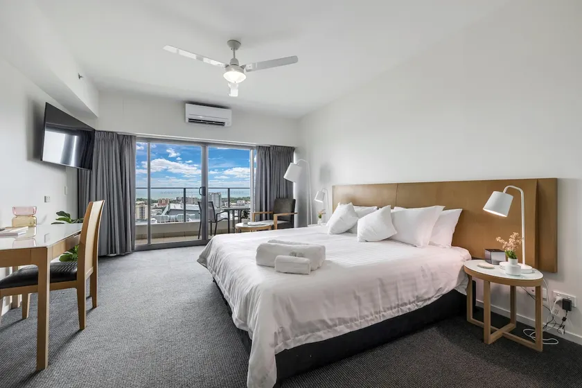Central Darwin City Studio – Modern and Cozy - Image 1