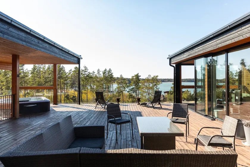 Stay North - Hirvipolku - Image 1