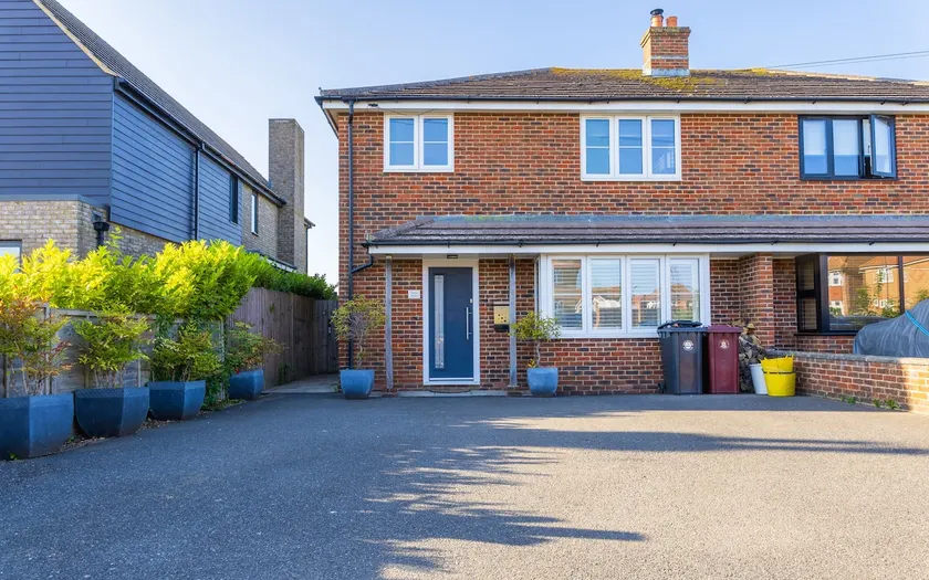 Sweet Caroline, 4 bedrooms Semi - Image 1