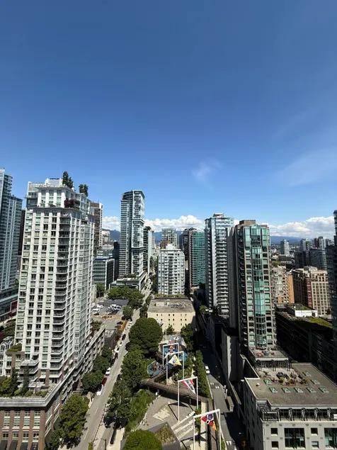DT Gem | Walkable + Amenities - Image 1