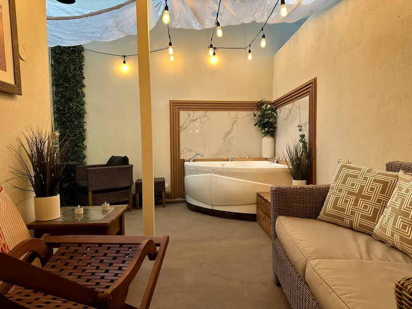 Romero Apartment with Jacuzzi - Image 1