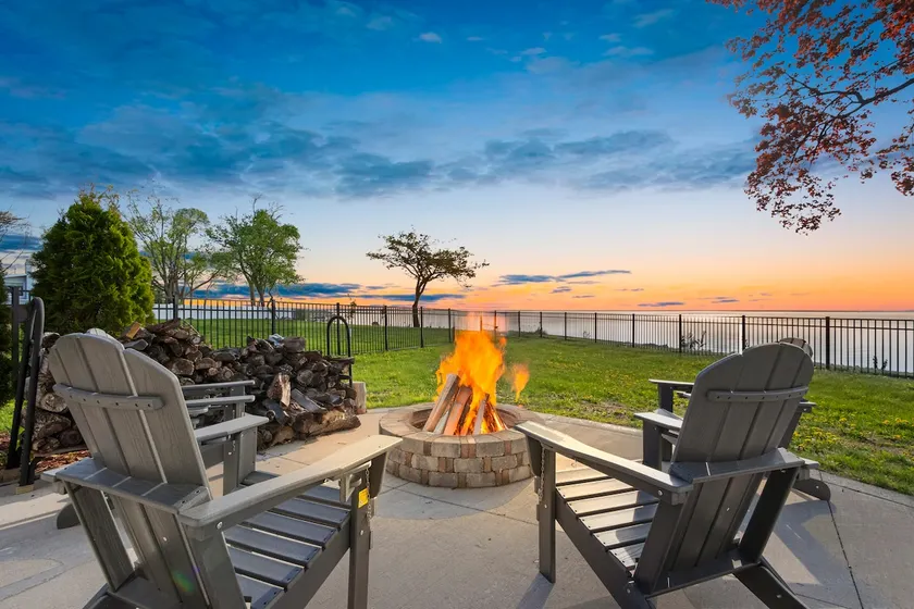 Bayside Waterfront Retreat! - Image 1