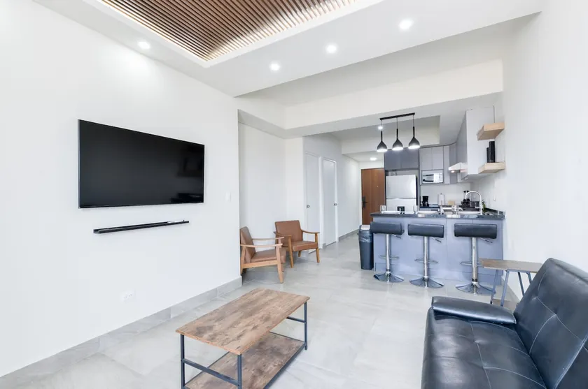 1 King & 2 Twin Bed | 6 people 2BR2br | Gym & Pool - Image 1