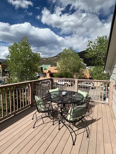 ”Perfect location on Main St”, Guests Rave STR#262 - Image 1