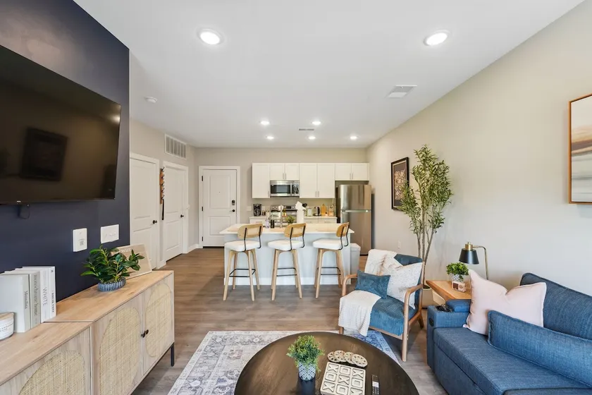 New Built Clean APT w/On-Site Parking+GYM+Balcony - Image 1