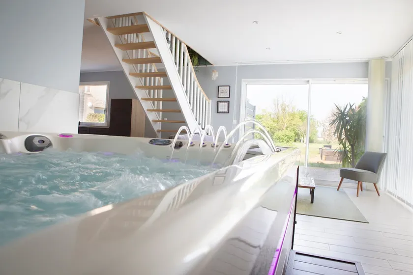 Magical night for couples – Jacuzzi & Love Room - Image 1