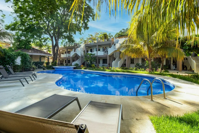Flor de Limón Pool Condo - Beach & Cafés Steps Away - Image 1