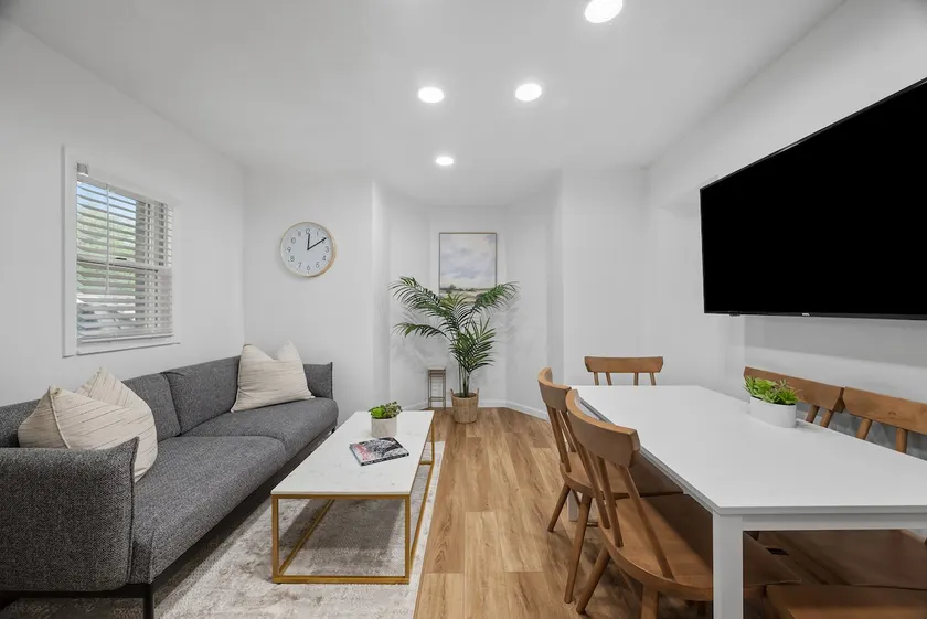 Modern & Spacious 4 Bdr Apt in Gibsonia/Pittsburgh - Image 1