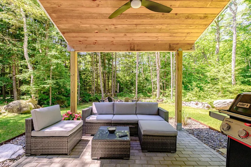 Sebago Lake | Walk to Beach | Sleeps 6 - Image 1