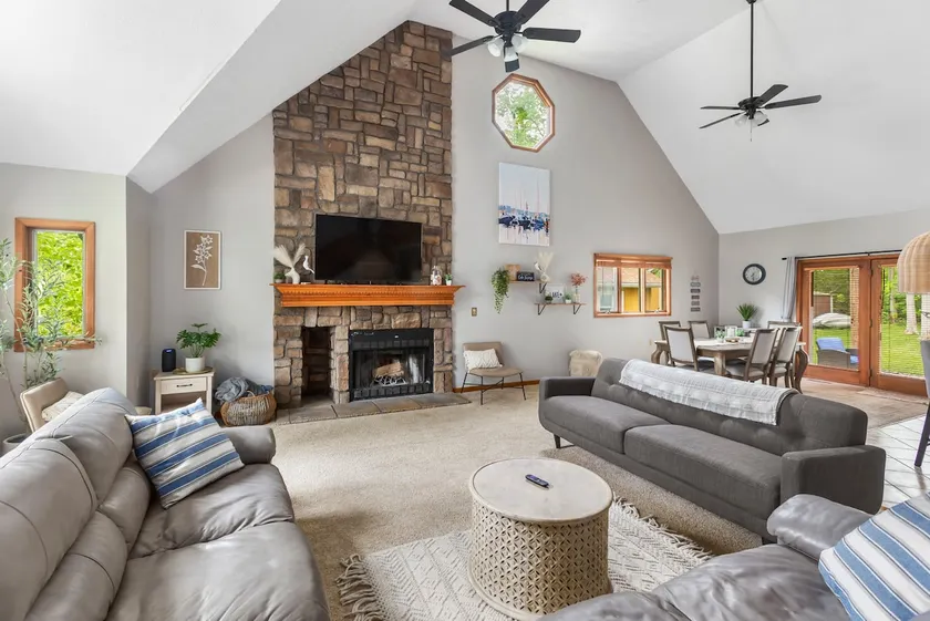 Spacious Lake House for Groups-Seminole Island Gem - Image 1