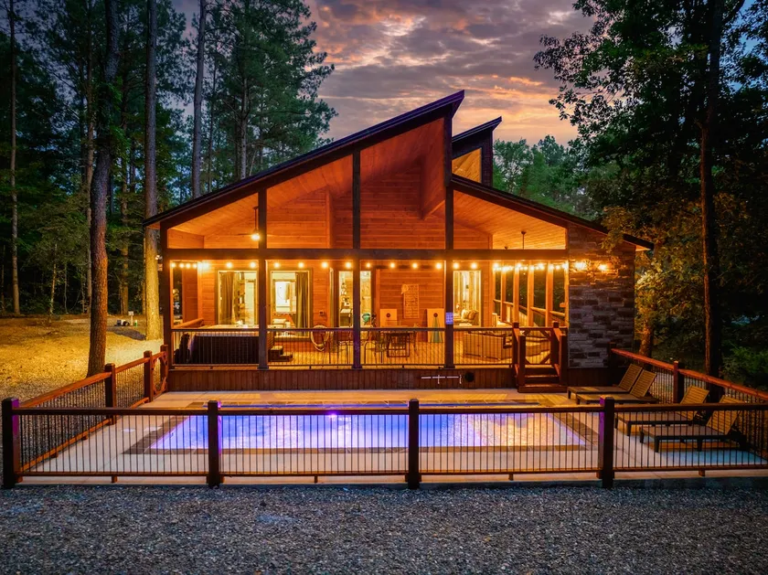 PvtHeatedPool/Creek/ArcadeGames/PlaySet/HotTub - Image 1