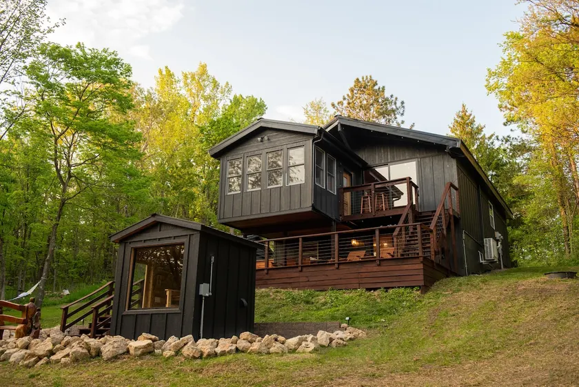 Driftless Cabin - Sauna, Firepit, BBQ - Image 1