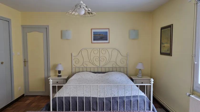 Beautiful self-contained accommodation 15 minutes from the center of Dijon - Image 1