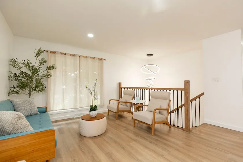 Modern Renovated 4min Notredame 4bed 2Bath 10Peopl - Image 1