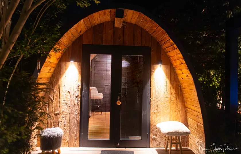 Luxury Cabin: Nordic Jacuzzi & Sauna in Waterloo - Image 1
