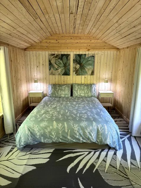 Horse Farm Meadow Bunkie - Image 1