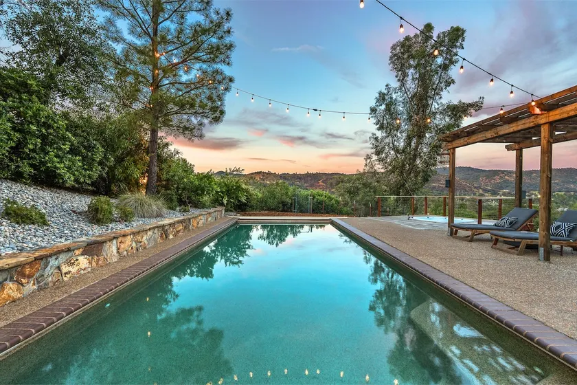 Amazing View w/ Pool, HotTub, GameRm-Near Yosemite - Image 1