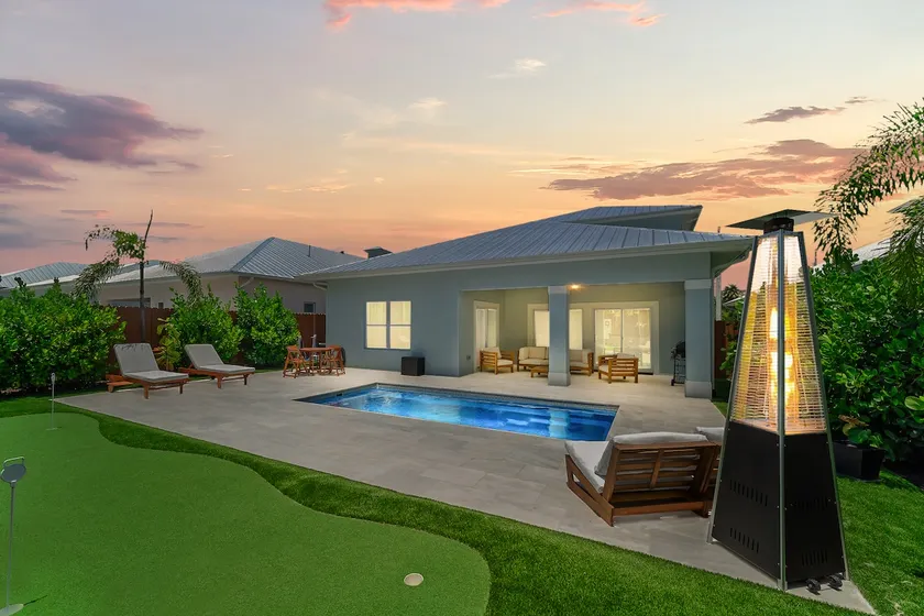 Peacock Palace Brand New Heated and Chilled Pool Golf Gym - Image 1
