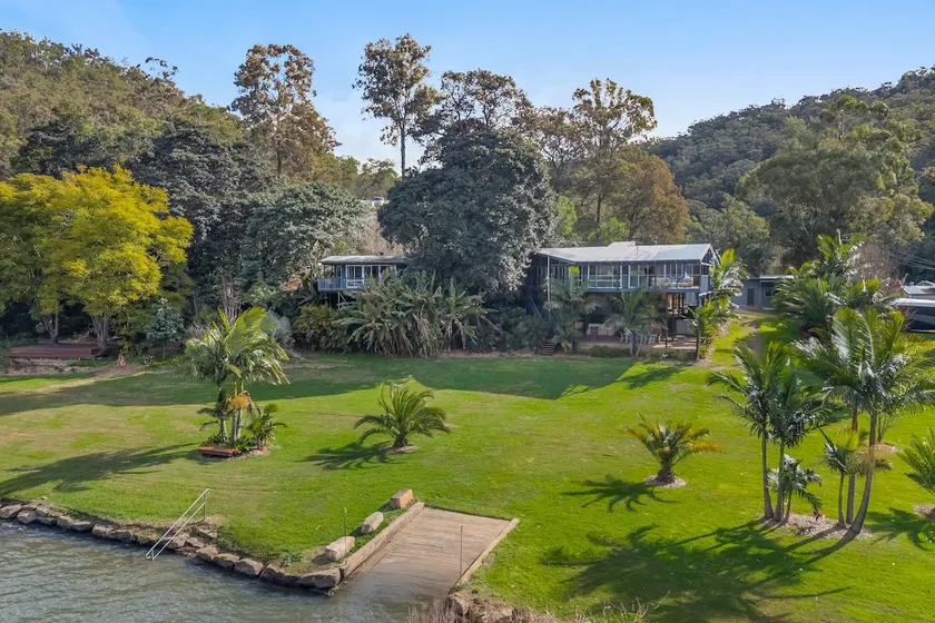 Half Moon Bay - A Waterskier’s Delight -Hawkesbury - Image 1