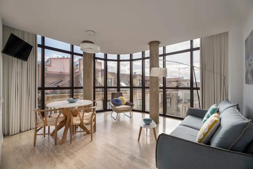 1-bedroom apartment - Image 1