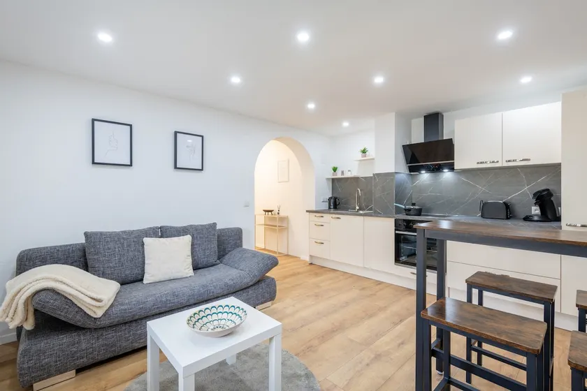 Easy City Apartments - Image 1