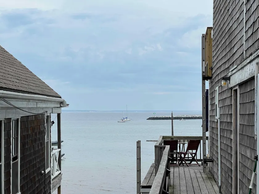 1 BR | Beach Access + Sun Deck - Image 1
