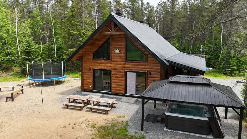 Spa and nature chalet in Mauricie - Image 1