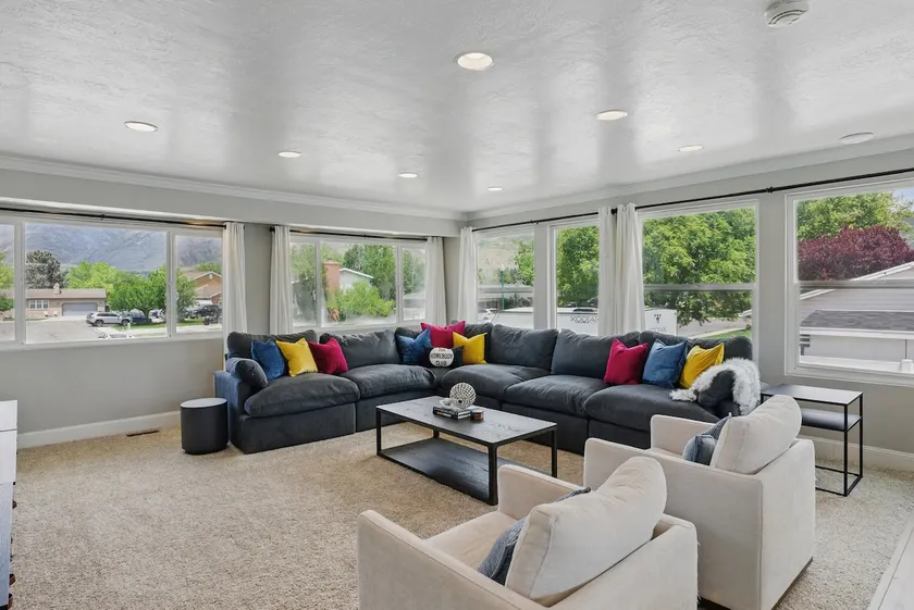 1 min Lindon Temple- Sleeps 16, hot tub, Xbox - Image 1