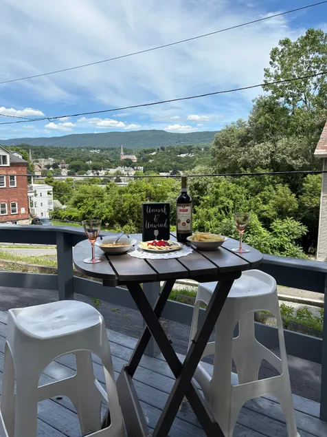 Bella Vista - Image 1