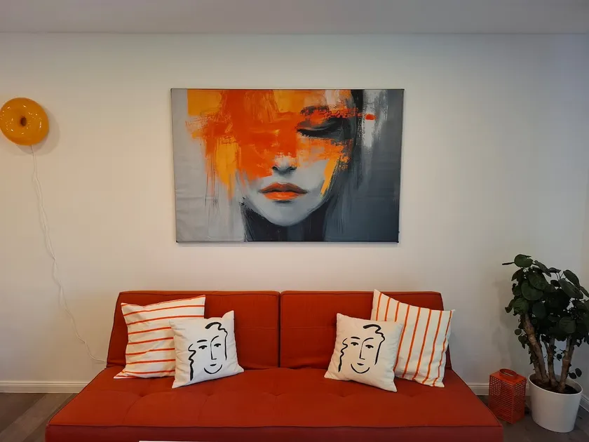 Spacious designer apartment with panoramic views - Image 1