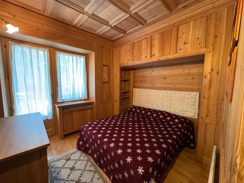 A-waay: The Rose Garden Suite - Image 1