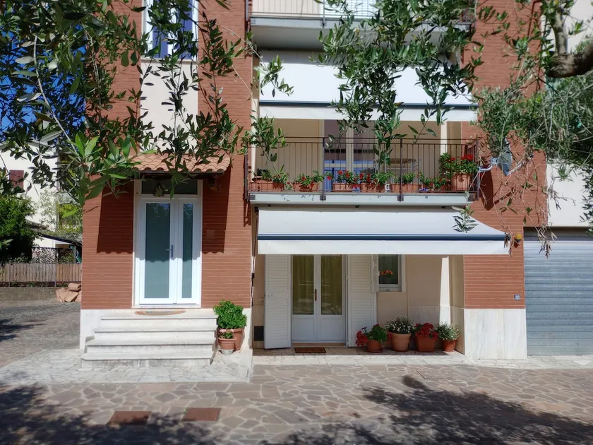 Amenorade's little house - Image 1