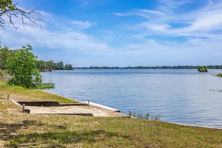 Lake Fork Waterfront fishing dock firepit - Image 1