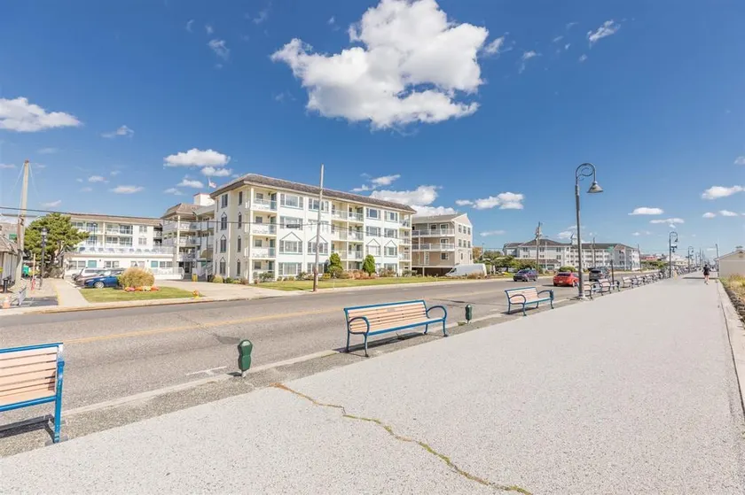 Oceanfront - Center of Town - Pool - Image 1
