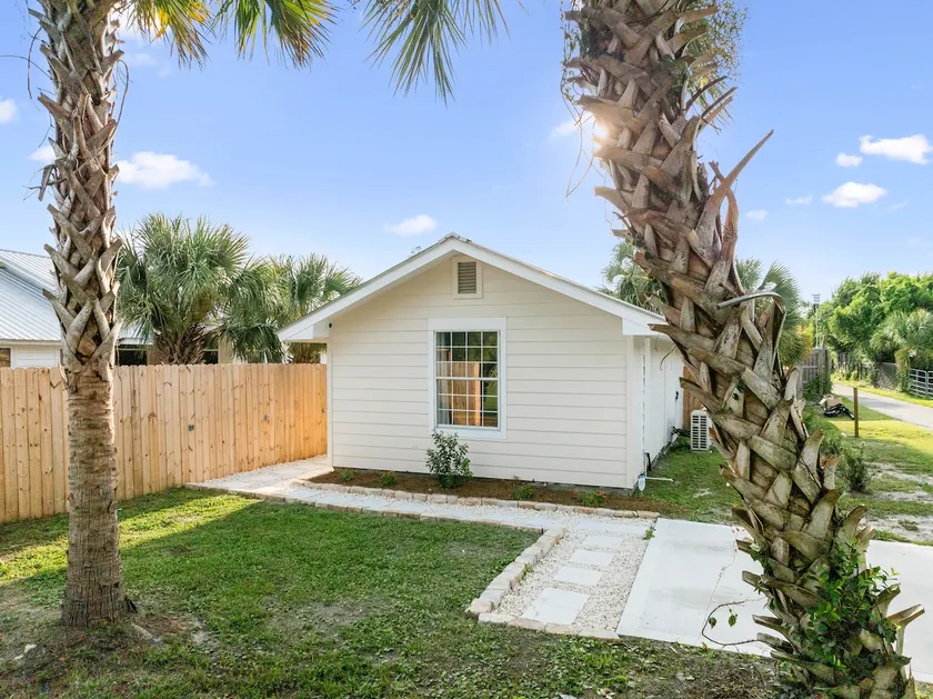 Cove & Coast Cottage - Image 1
