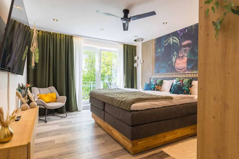 Tropengeflüster Penthouse in Hof, Whirlpool, Balkon, Webergrill, Smart-Checkin, Parkplatz, Wlan600Mbit - Image 1