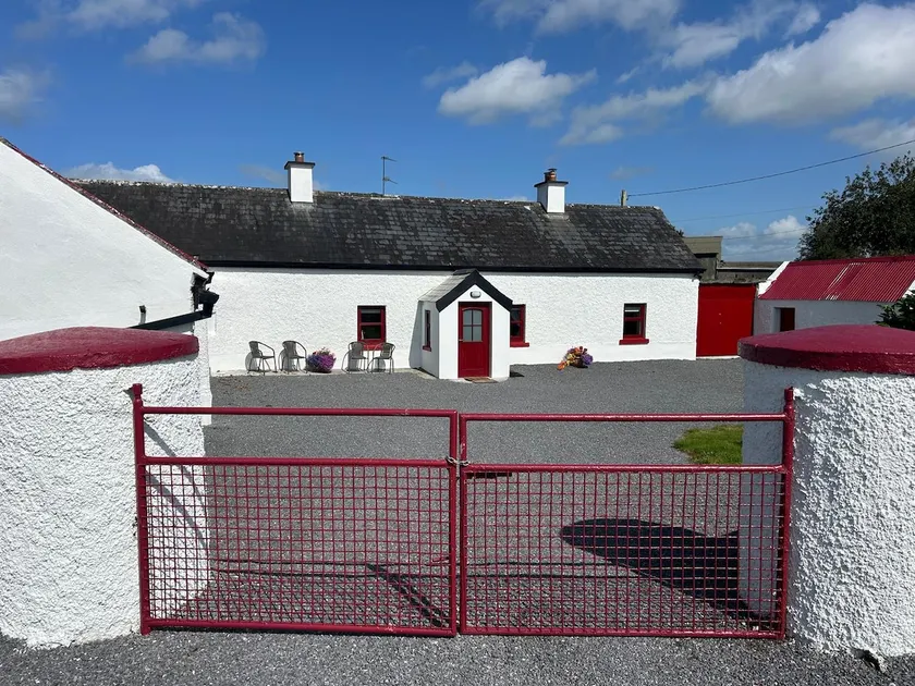 Glasson, Orchard Cottage-Traditional Irish cottage - Image 1