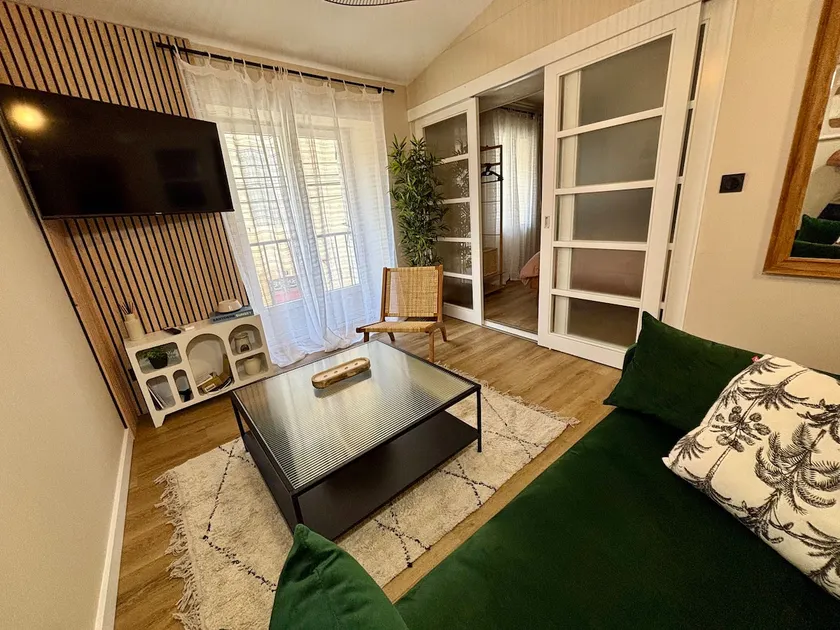 House + garage in the heart of Orange - Image 1