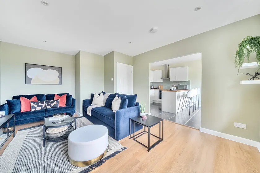 Beautiful apartment in Claygate Close to London - Image 1