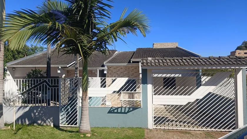 Entire house. - Image 1
