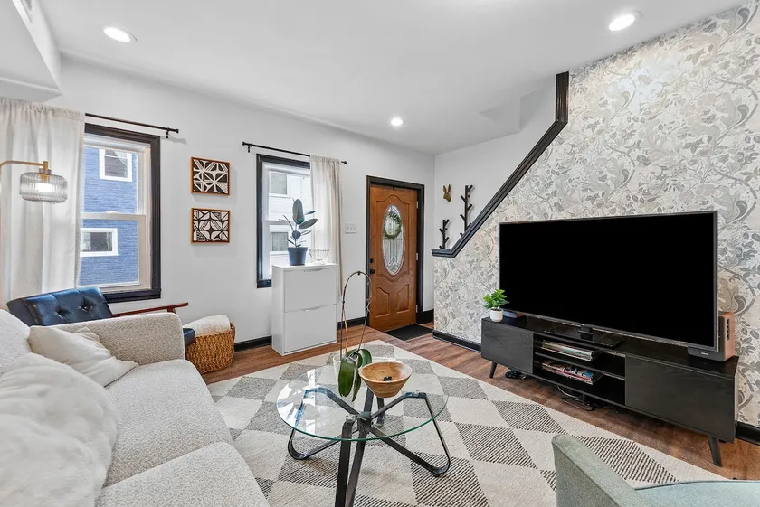 3BR Home King Bed + Fenced Yard Near Sports & City - Image 1