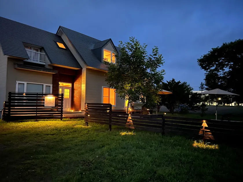BBQ | 150-inch theater | Families welcome, up to 10 people | Entire building for rent - Image 1