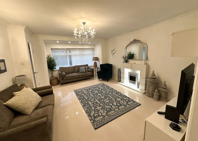 Comfy NEC, Birmingham Airport Stay, Free Parking - Image 1