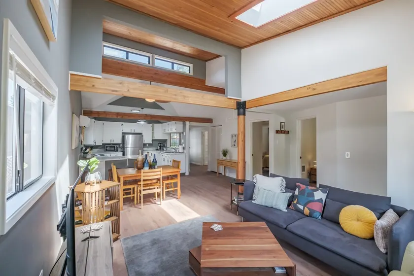 Bright Salem Retreat Near Downtown & Riverfront - Image 1