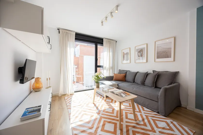 Cozy Expo Flat · Parking & Wi-Fi - Image 1