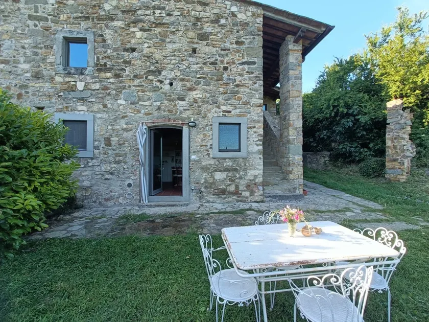 Cozy Country House - Image 1