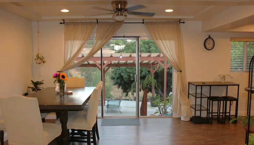 spacious home & fresh eggs - Image 1