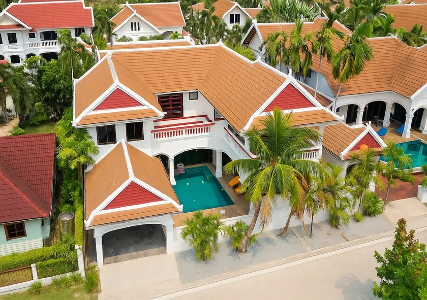 Luxury 5 Bedroom Funplace Pool Villa in Pattaya - Image 1