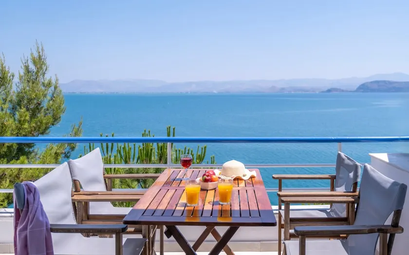 NUEVO LISTADO: Apartamento en la playa, balcón con vista al mar, cerca de Nafplio, Micenas, Epidauro - Image 1